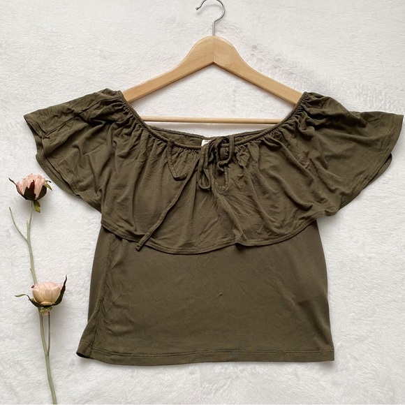 BP Green Cropped Off Shoulder Top [PRICE FIRM] - Picture 2 of 8